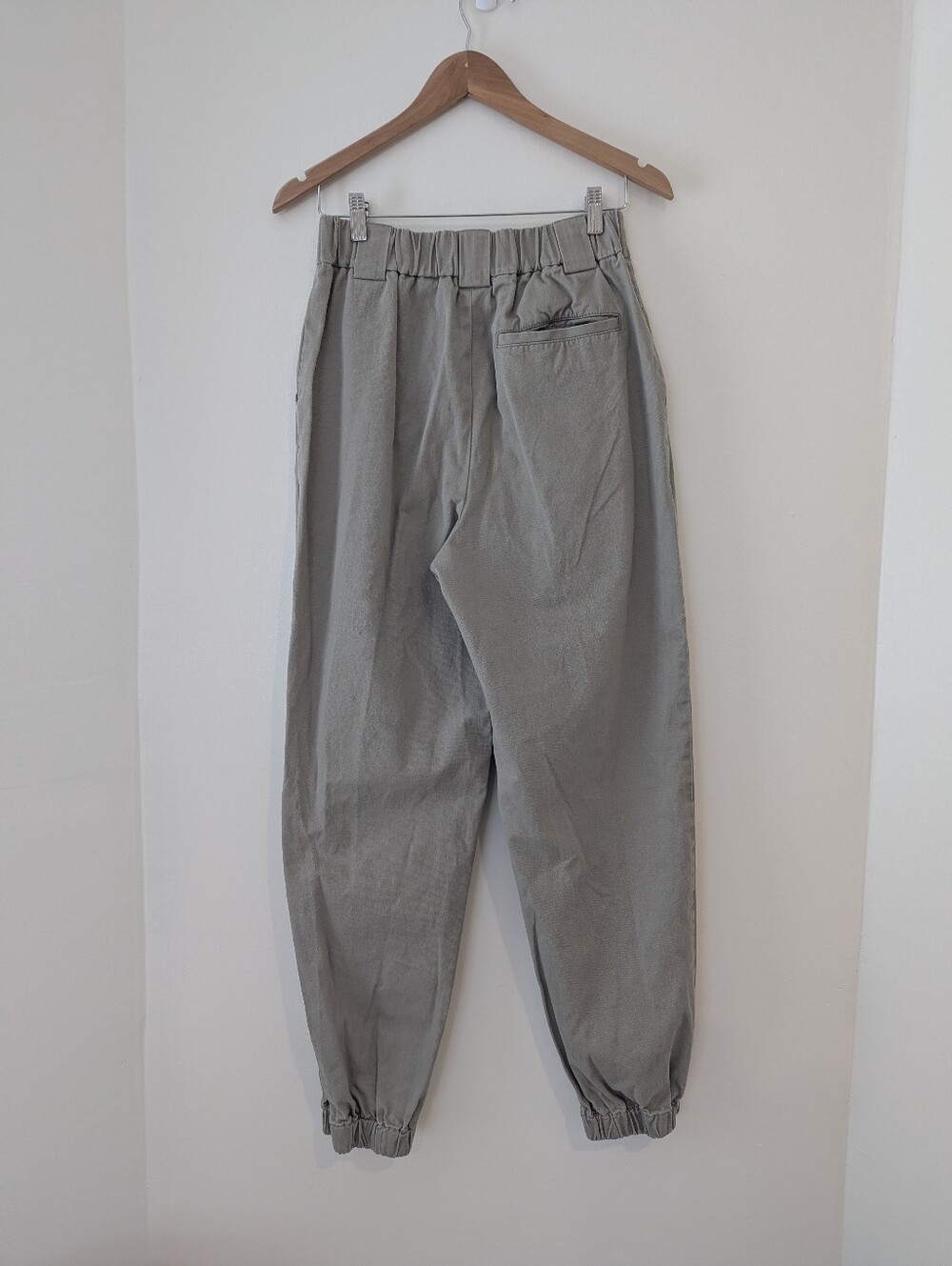 TNA Relaxed High-Rise Cargo Joggers in Stone - Picture 3 of 8